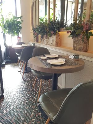 Rincón acogedor at Yoshi - Sushi & More in Madrid