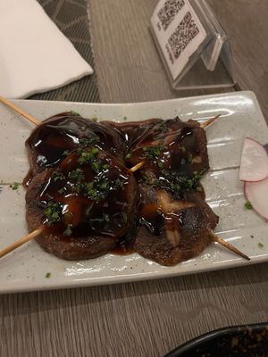 Yaki shiitake 5,95€ at Yoshi - Sushi & More in Madrid