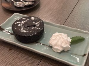 Postre de chocolate vegan   at Yoshi - Sushi & More in Madrid