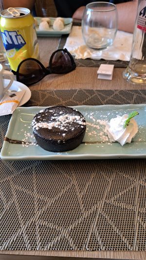  at Yoshi - Sushi & More in Madrid