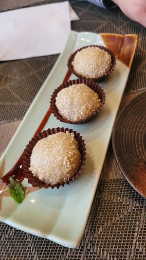  at Yoshi - Sushi & More in Madrid