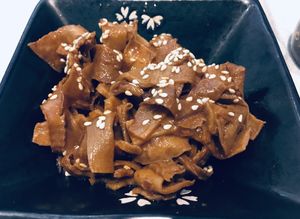 Ensalada de bambú  at Yoshi - Sushi & More in Madrid