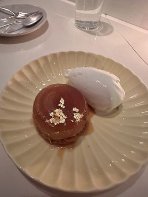 Apple dessert  at abcV in New York City