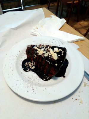 vegan chocolate cake at abok2 in Sevilla