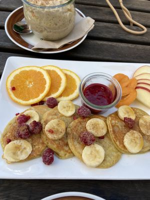 Pancakes mit Himbeer Püree  at Dreizehn in der Muehle in Augsburg