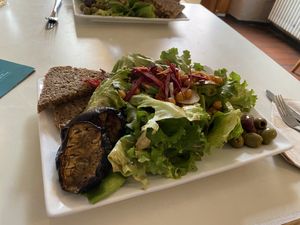 Lecker Salat aber recht klein   at Dreizehn in der Muehle in Augsburg