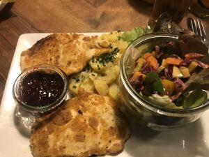 Cashewbär mit Kartoffelsalat at Dreizehn in der Muehle in Augsburg