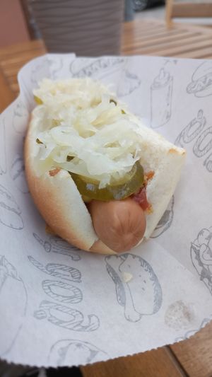 "New Yorker"-Hotdog at Coney 1871 - Kiosk in Wismar