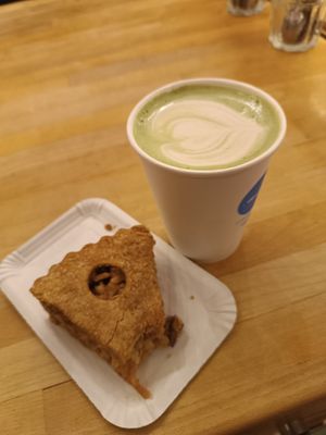 Apple pie and matcha latte with oat milk at Madal Food in Budapest