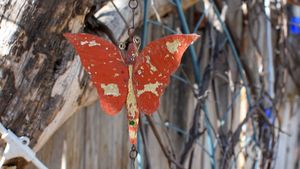 garden decor at ChocolaTree Organic Oasis in Sedona