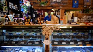 interior and chocolates at ChocolaTree Organic Oasis in Sedona