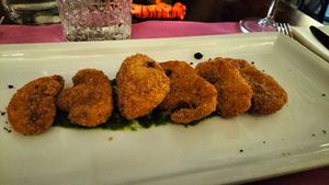 Funghi fritti con bagnetto verde e terra di ceci e cacao #Veganuary at L'OV Osteria Vegetariana in Florence