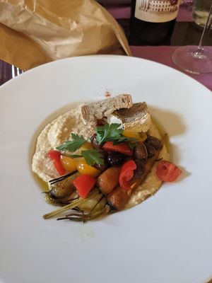 Humus antipaste at L'OV Osteria Vegetariana in Florence