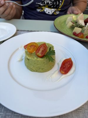 Vegan tartar (bland)  at L'OV Osteria Vegetariana in Florence