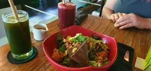 Salat vegan at Clear Cafe in Ubud