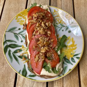 Gourmet toast n*5 with cashew cheese at La Pajarita in Tenerife