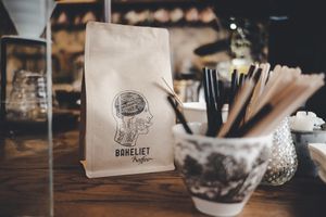 Rustic wooden counter at Bakeliet Kaffee in Kiel