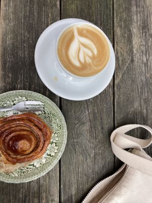 Vegan cinnamon roll  at Bakeliet Kaffee in Kiel