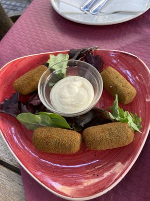 Spinach chrockets 😍  at San Francisco Uno in Cadiz