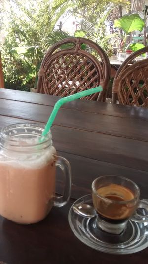 "The Glow" & espresso at The Juicery Cafe in Pokhara