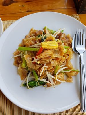 Vegan noodles with vegetables at Lanta A&J Klong-Khong Beach Resort in Koh Lanta