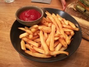 Delicious fries at innerluck in Hamburg