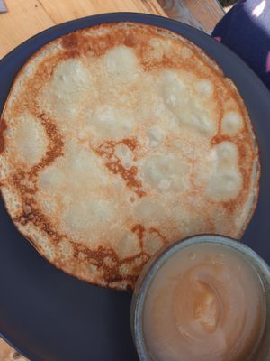 Pfannkuchen mit Apfelmus at innerluck in Hamburg