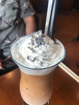 Lavender latte at Mei Sin 美欣素食 in Hualien