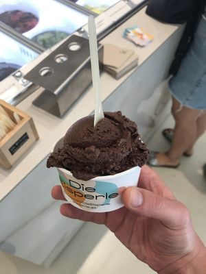 Chocolate ice at Die Eisperle - Kaiserfeldgasse in Graz