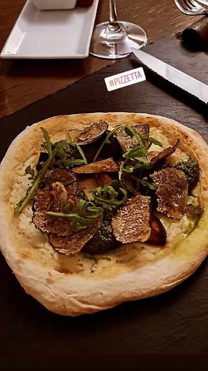 Tryffel pizza  at Officina Verde in Riva Del Garda