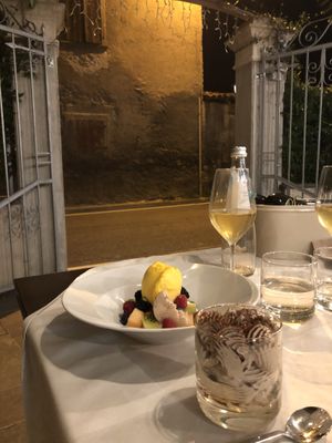 Summer Fruit Creamy Mango Dream + Tiramosu at Officina Verde in Riva Del Garda