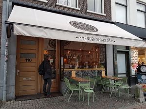 front with terrace
 at Meneer Smakers Burgerbar - Oudegracht in Utrecht