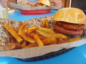 Veggie burger veganised with fries and vegan mayo at Meneer Smakers Burgerbar - Oudegracht in Utrecht