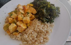 Garden bowl #1, tofu with collards and brown rice at Garden Cafe of Woodstock in Woodstock