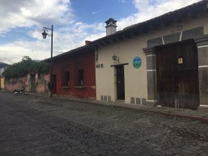 Now they have a new advertisement on the exterior wall, so much easy to locate them...don't miss this amazing experiencing. Find Sat Nam on 4th Avenue between 7th and 8th avenue. Quality/Quantity/Price relation like no one else. The best vegan option... at Sat Nam in Antigua