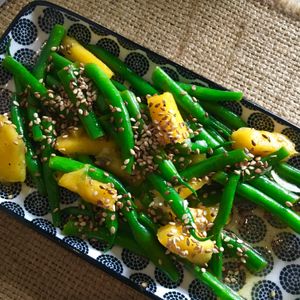 #6 Ejotes al vapor con vinagreta de ajo at Sat Nam in Antigua