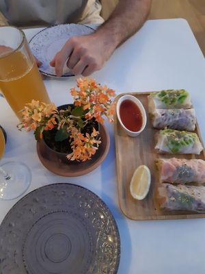 spring rolls at V-Thos in Javea