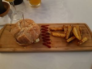 burger and fries at V-Thos in Javea
