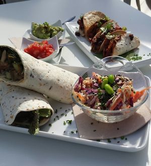 Mediterranian wraps and Mexican tacos at V-Thos in Javea