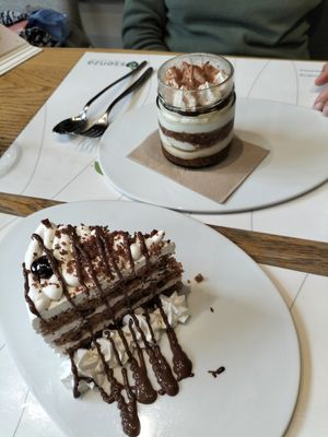 Tiramisù e Red Velvet at Essenza in Grosseto