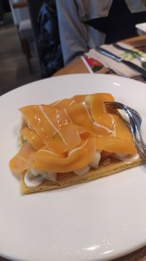 Cenina con salmone, formaggio e cavolfiore at Essenza in Grosseto