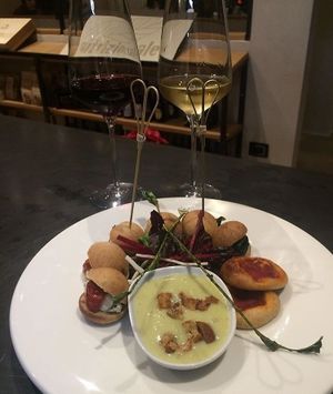 gourmet happy hour (vegan) at Essenza in Grosseto