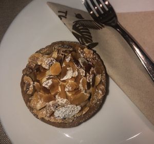 Tartelletta alle mandorle at Essenza in Grosseto