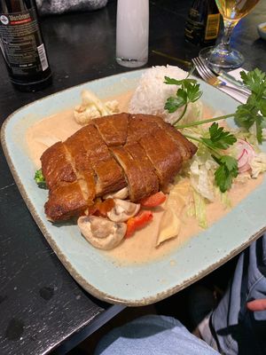 Veganer Hühnchen mit Erdnuss Sauce   at Wok and Roll in Bochum