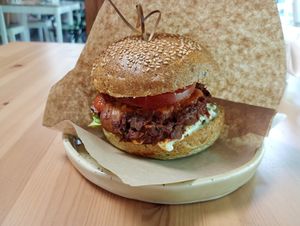 Pulled Jack-No Pork Burger at Sara Green - Vegan Bistro in Bucharest