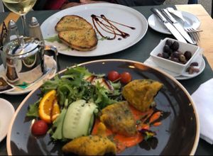 Garlic bread
Mushroom starter at Lusitania in Alvor