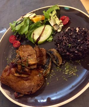 Seitan steak tasted amazing😋 at Lusitania in Alvor