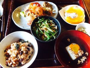 Vegan Jomon lunch at Shokudo Pace in Kamakura