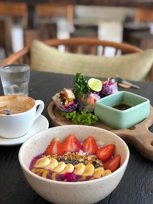 Dragon fruit bowl and Spring rolls at Cafe Organic in Canggu