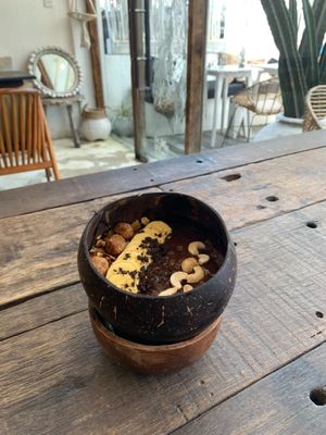 cocoa smoothie bowl at Cafe Organic in Canggu